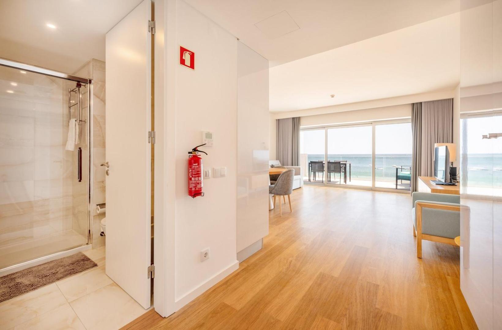 Guestready - Beachfront Naufrago'S Retreat 2 Sesimbra Exterior foto