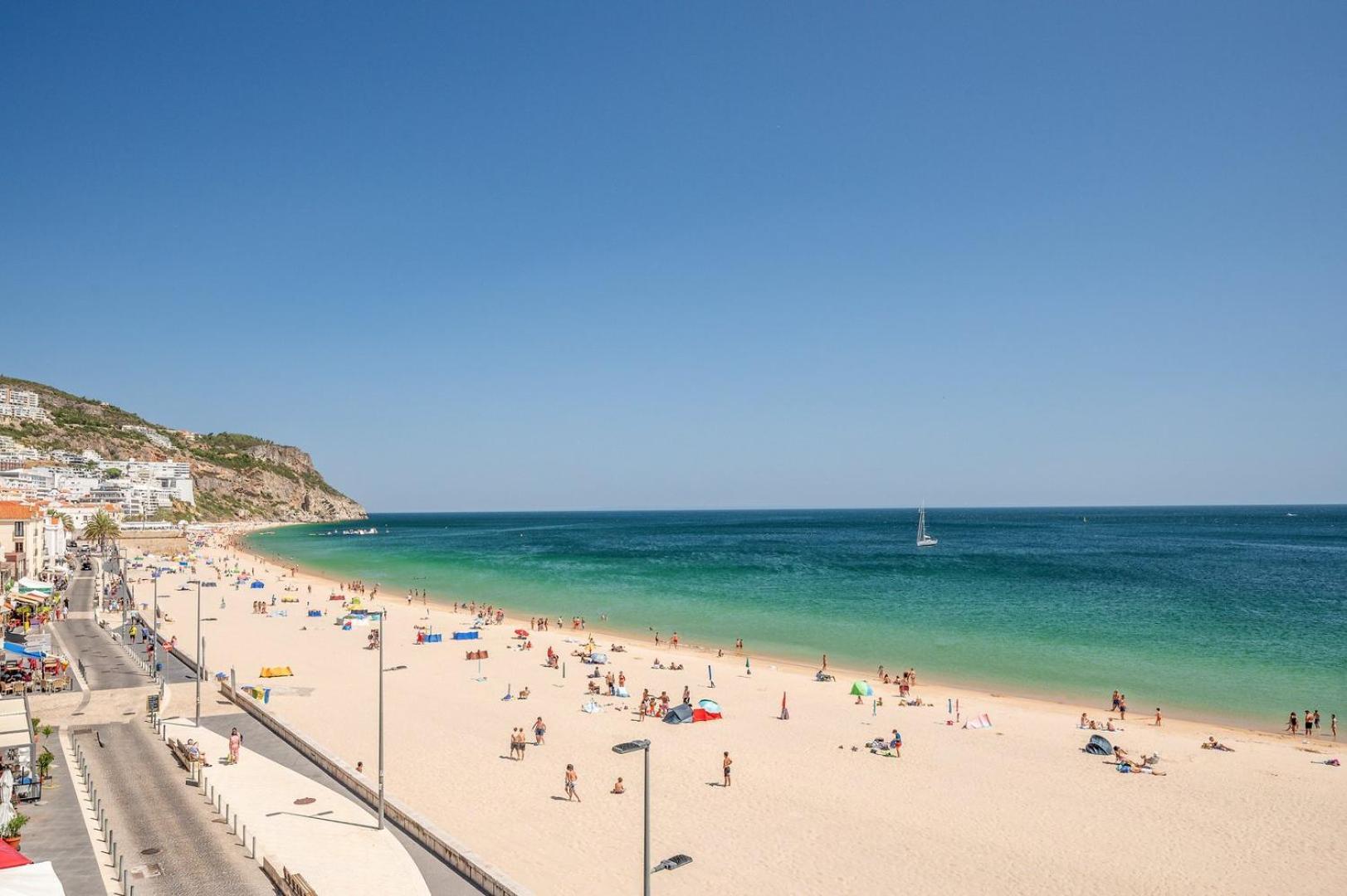 Guestready - Beachfront Naufrago'S Retreat 2 Sesimbra Exterior foto